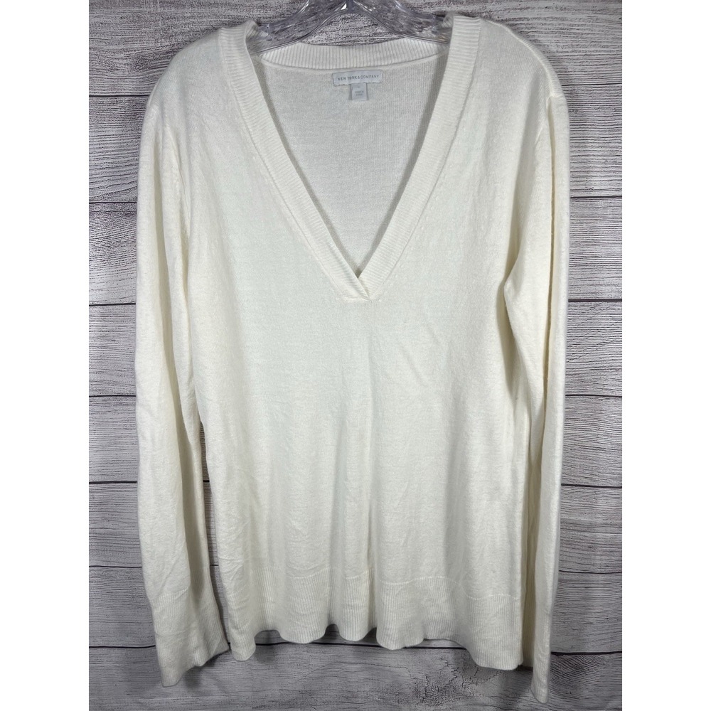 New York & Company Winter Ivory White V-Neck Sweater Women's Size XL